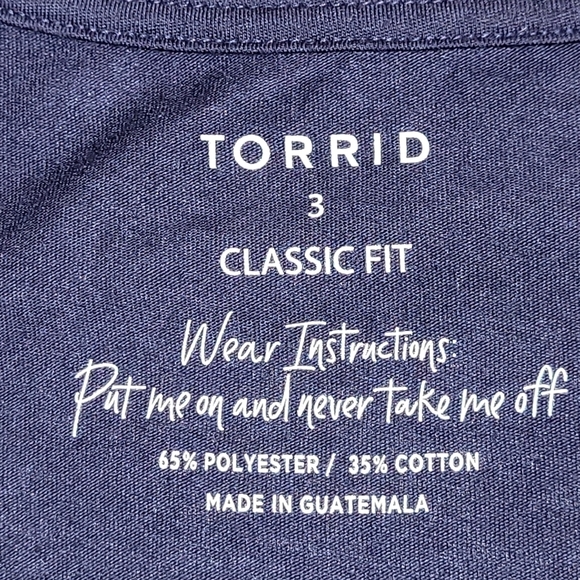 + Torrid navy blue vneck short sleeve relaxed fit short sleeve tshirt - Picture 4 of 11